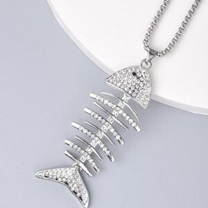 Brand New Silver Rhinestone Fish Bone Style Necklace